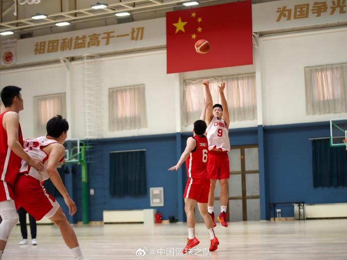  對抗訓練繼續(xù)！中國男籃最新訓練圖集新鮮出爐