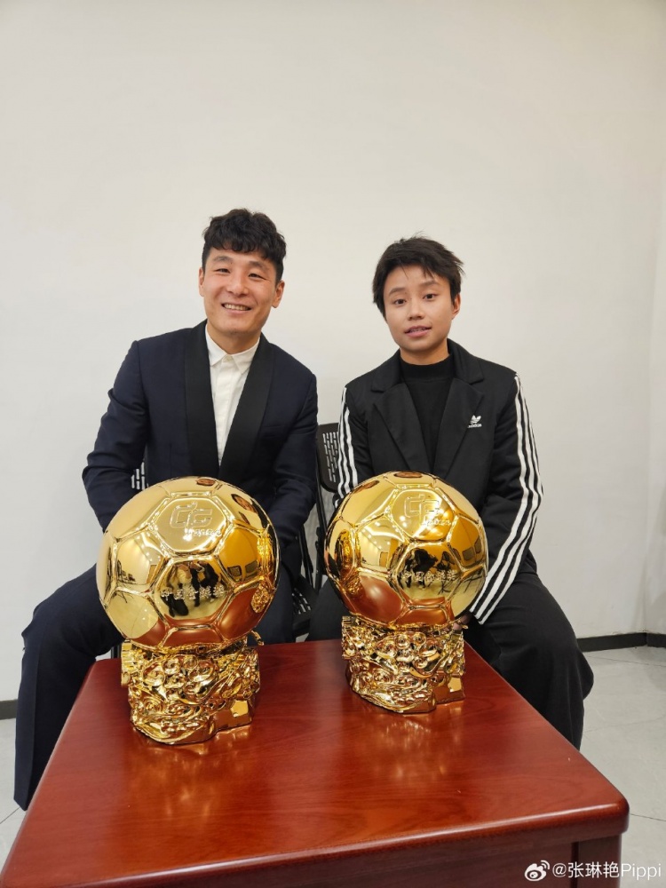  張琳艷社媒曬與武磊合照：感謝、榮幸、幸運，祝磊哥早日康復