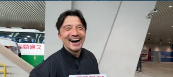  帶孩子和帶球隊(duì)哪個(gè)更累？謝暉笑言：都累，但帶孩子更累
