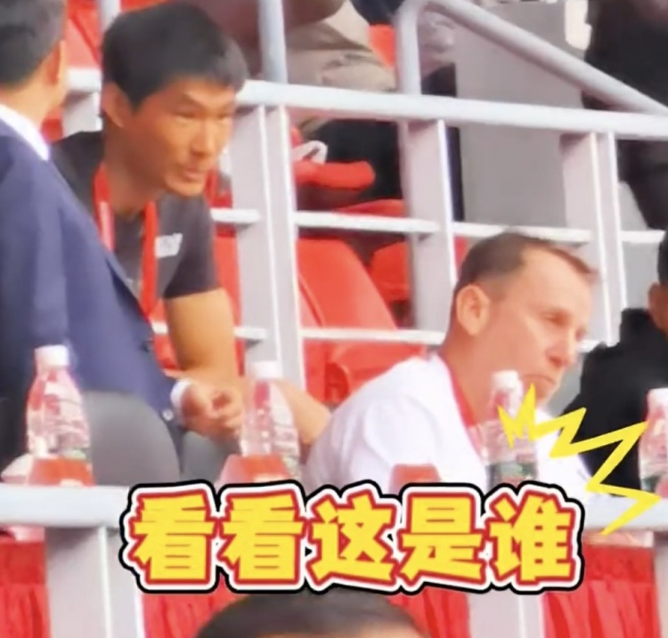  久爾杰維奇現(xiàn)身鹽城，現(xiàn)場觀看中國U22國足vs韓國