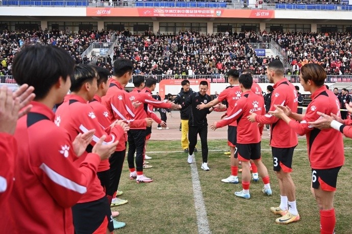 今日賽前，俱樂部為前球員馬曉磊及文爍舉行了退役儀式