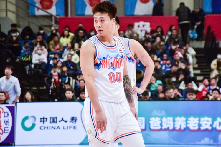  開場就手感熱！趙睿首節(jié)僅8分鐘 5中4&三分2中2拿到11分