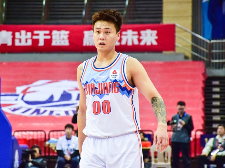  ??隨便打打！趙睿半場8中7&三分3中3貢獻18分2助攻2搶斷