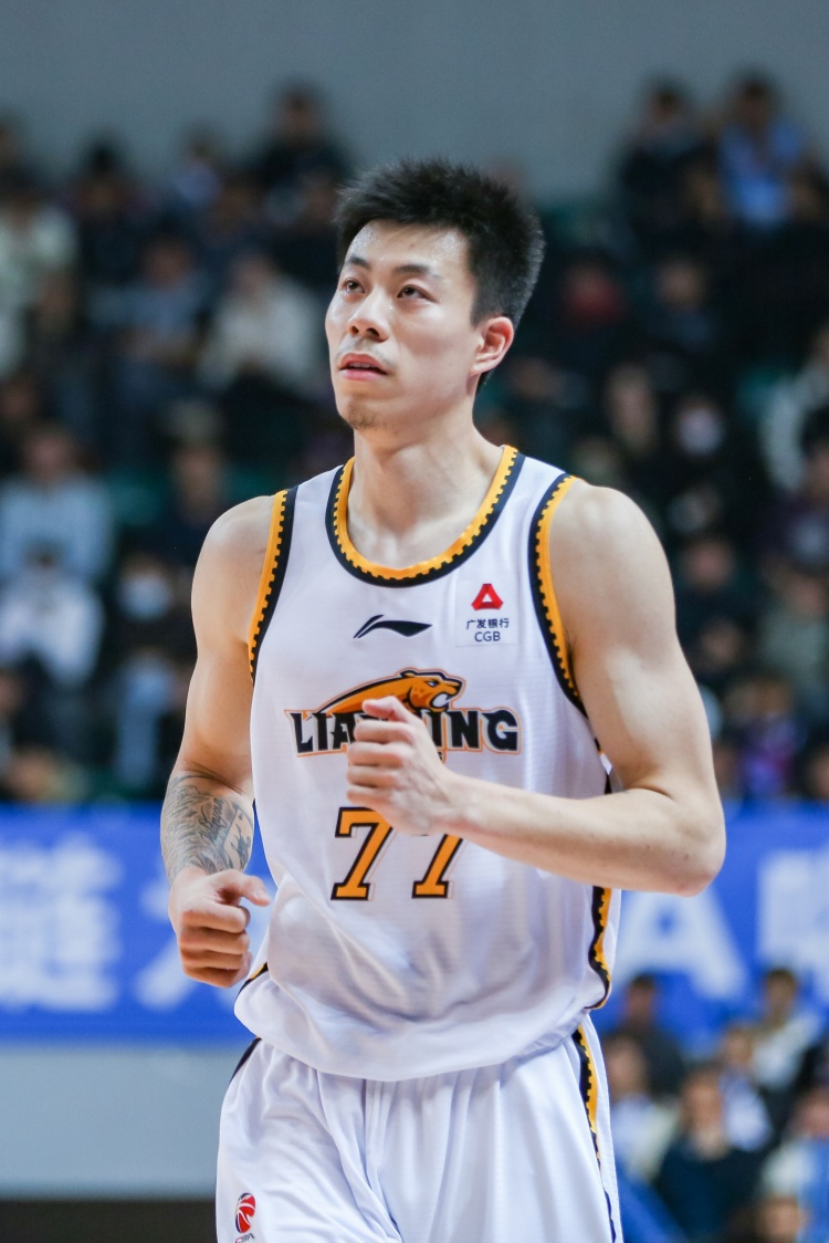  媒體人：張鎮(zhèn)麟、韓德君將因傷缺席今晚對(duì)陣北控的比賽