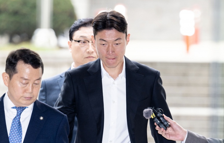  韓國國腳黃義助非法拍攝不雅視頻，一審被判有期徒刑1年緩刑2年！