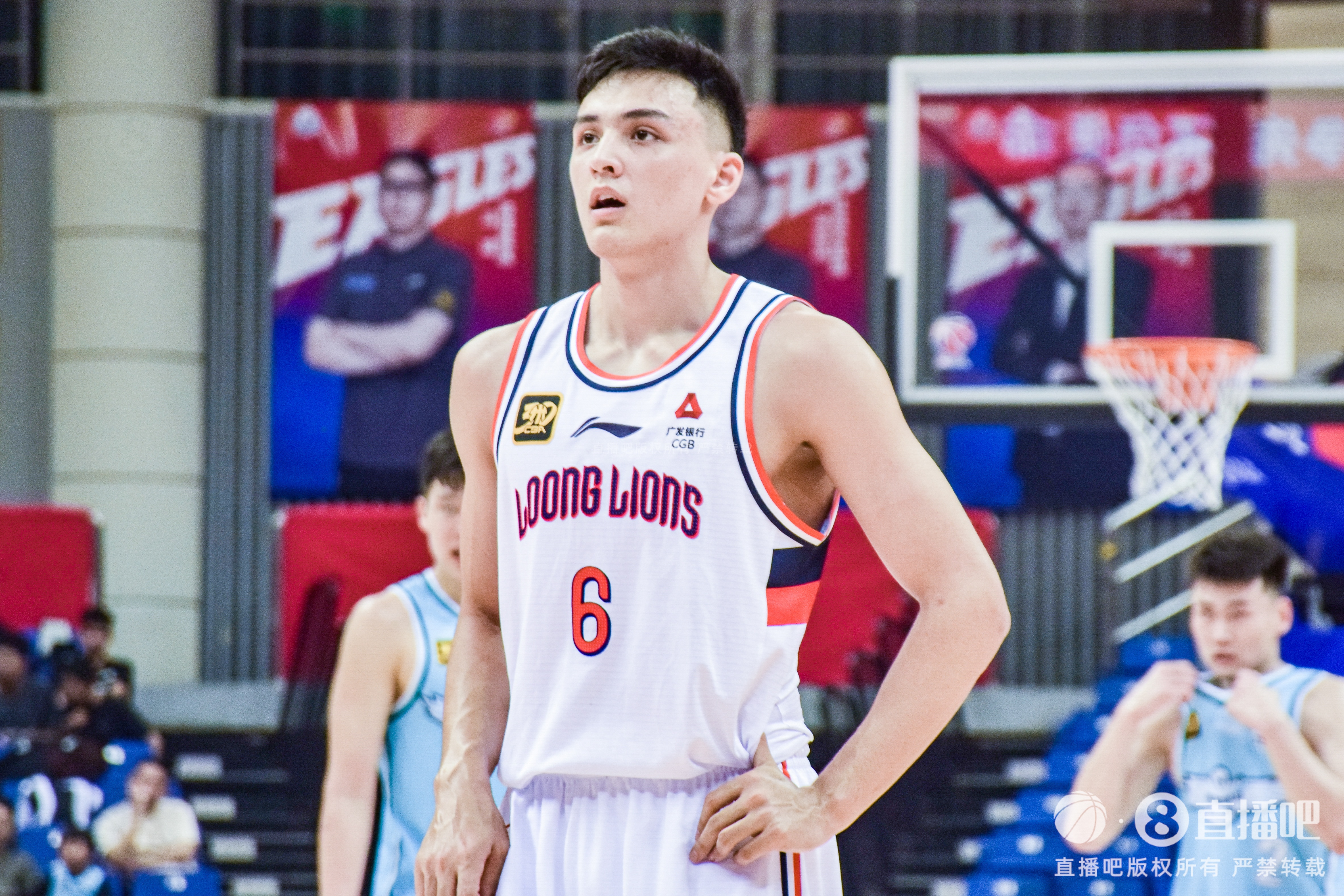  精準打擊！于米提半場5中5拿到13分 三分3中3