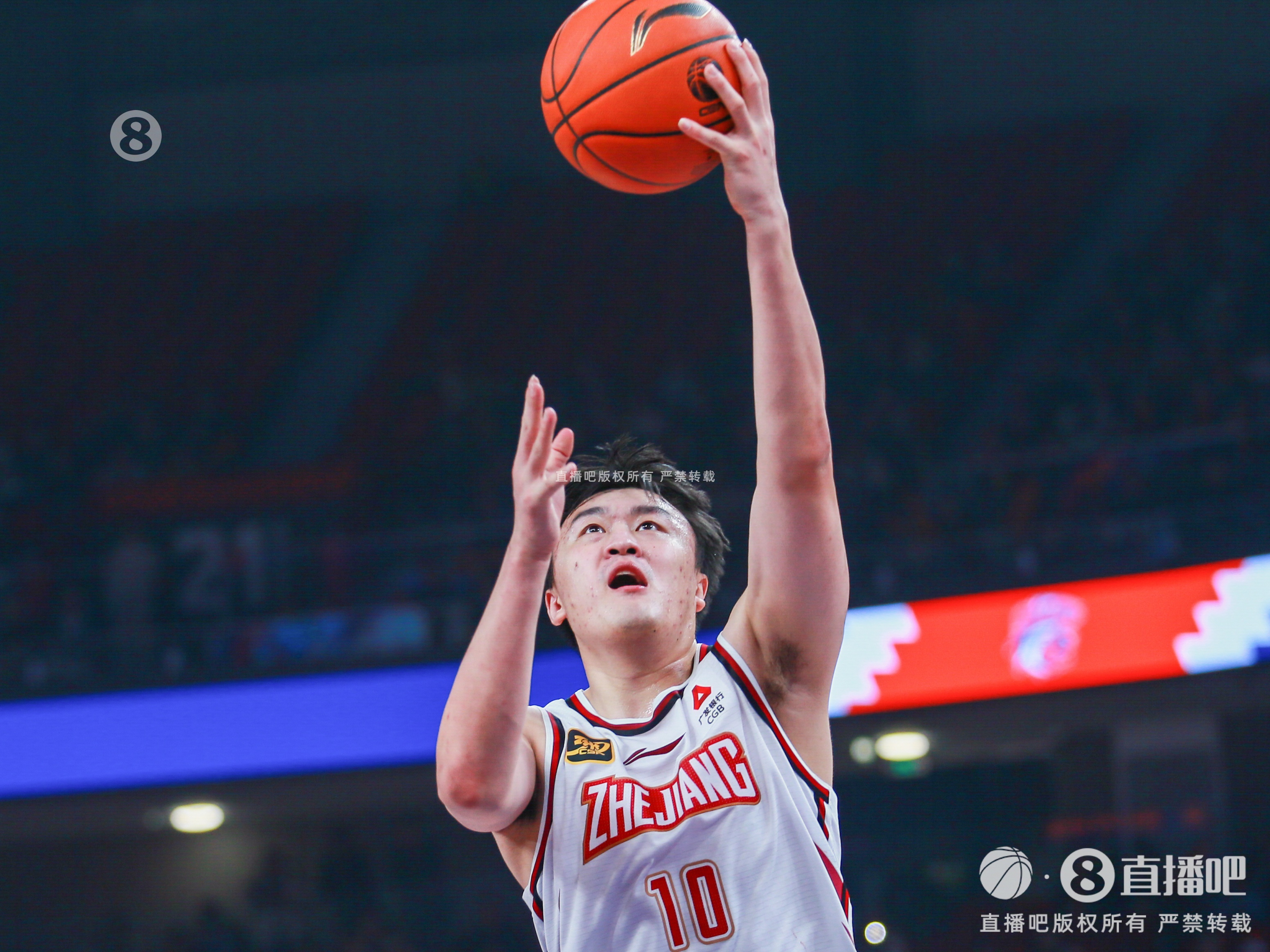  獲勝功臣！劉澤一11中9高效砍下19分13板2斷 拼下3前場(chǎng)籃板
