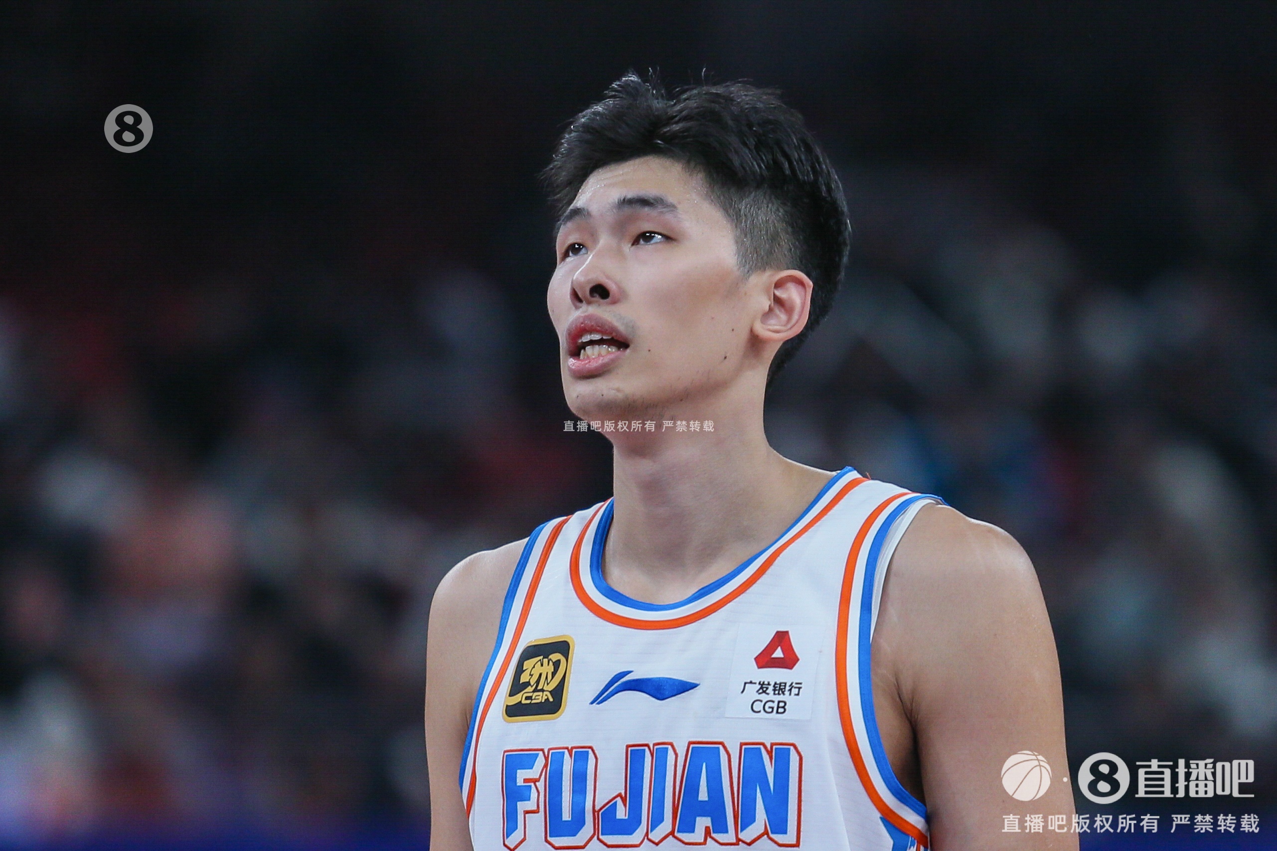  厲害！鄒陽出戰(zhàn)42分鐘 13投6中攬下17分19板3斷3帽