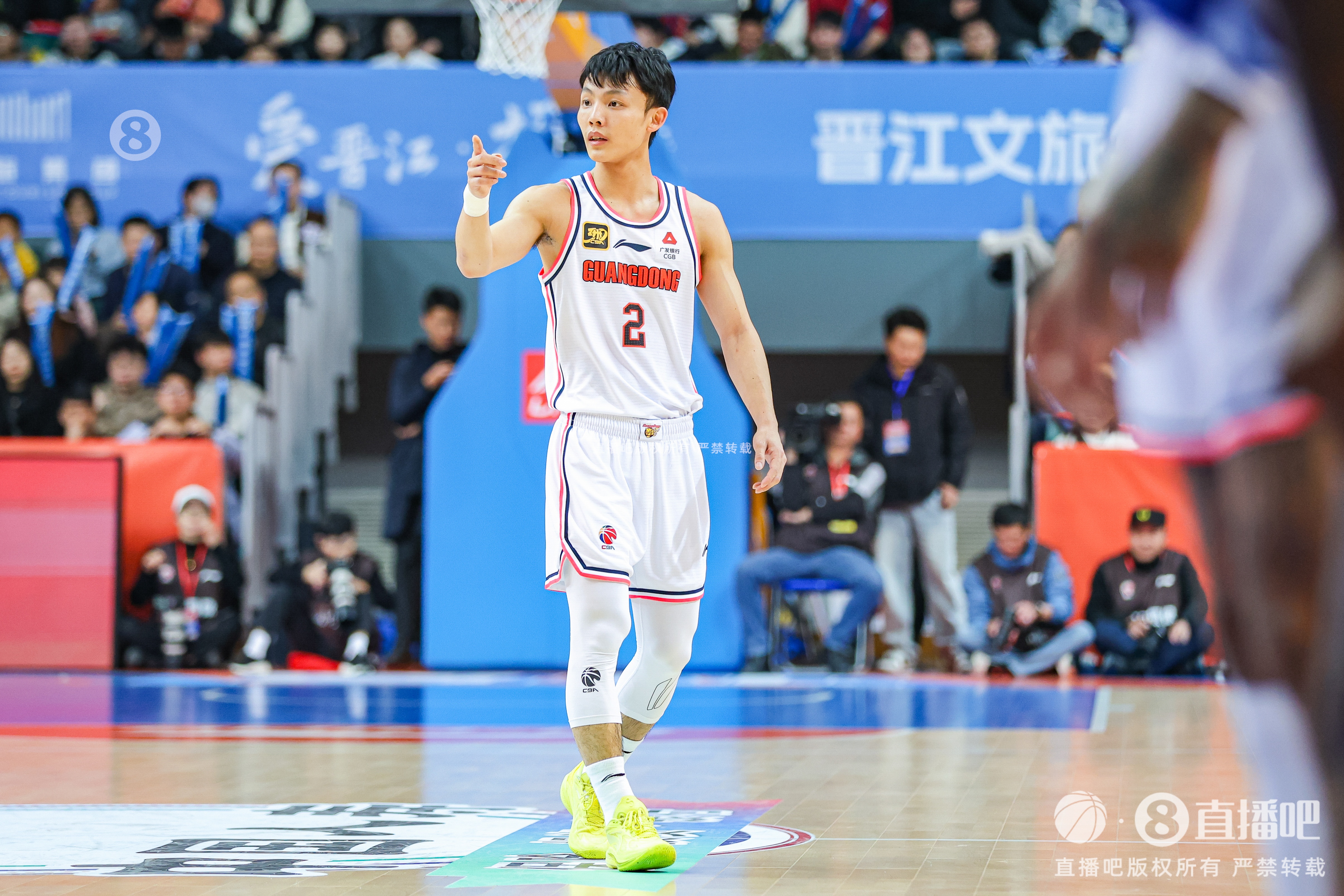  徐杰：身高不是打籃球的唯一標(biāo)準(zhǔn) 努力、勤奮、自律也是天賦