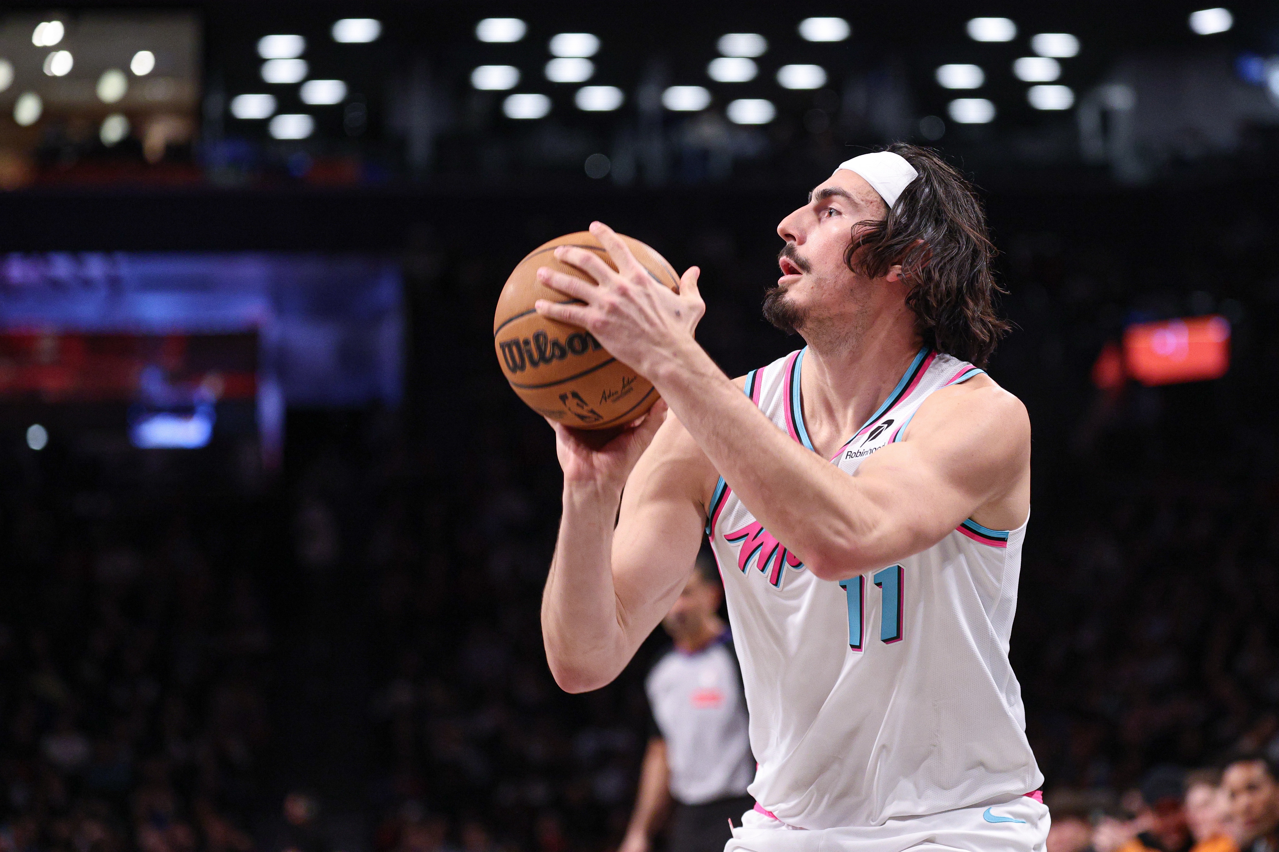  哈克斯談出任首發(fā)：在NBA中一切都充滿變數 這就是我現在的心態(tài)