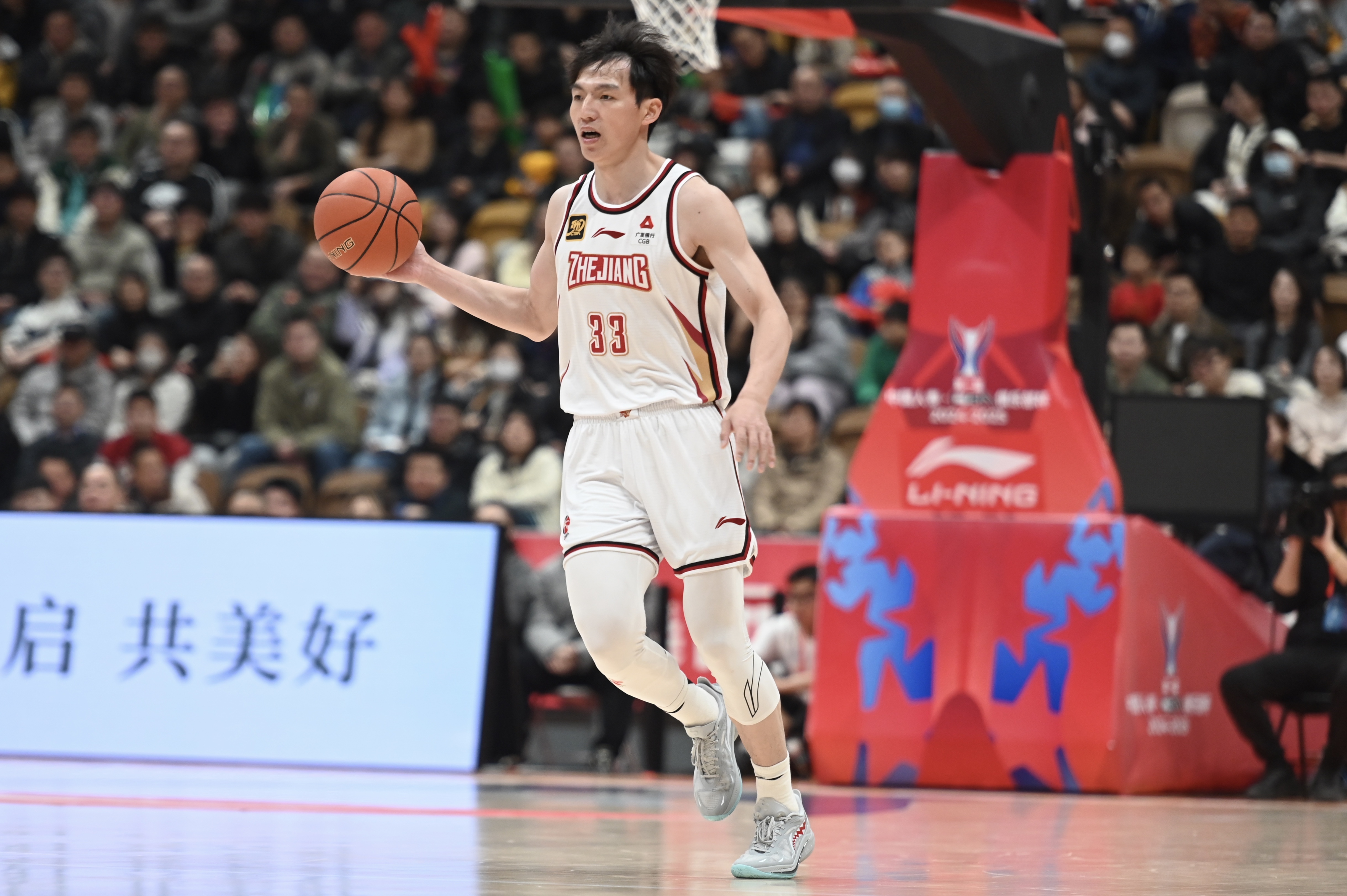  雙槍表現(xiàn)不錯！吳前和陸文博均9中5&三分合計15中7合砍30分